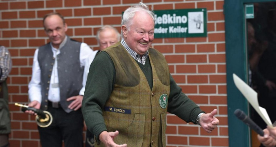 Wilhelm Cordes wird zum Gesamtsieger ernannt. (Quelle: Kapuhs/DJV)