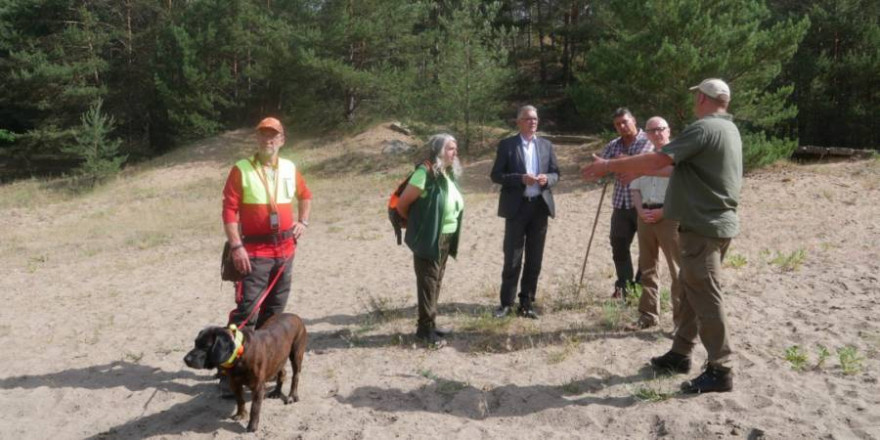 Im Revier nahe Baruth zeigten sieben Hunde der ersten LJV-Ausbildungsstaffel Ihre Arbeit (Foto: LJV)