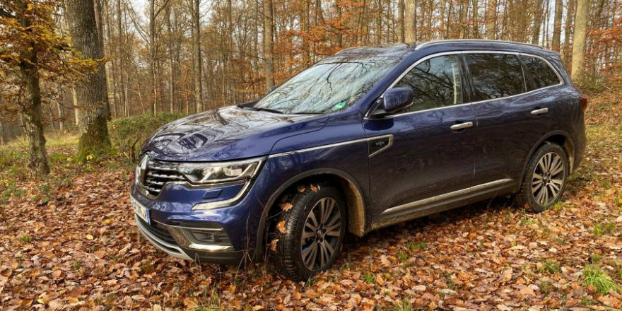 Der Renault Koleos in der Version „Initiale Paris“ im Profil. (Foto: sg)