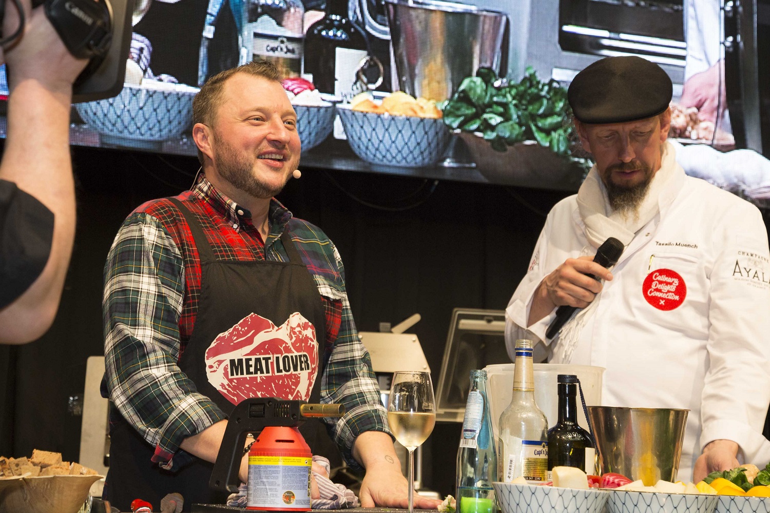 Entertainer und Food-Experte Sebastian Lege (li.)