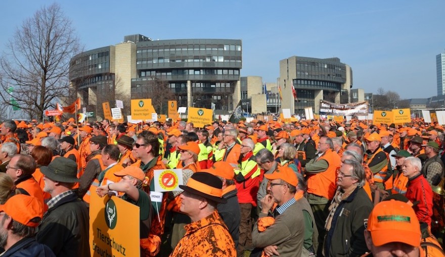 Jägerdemo vor dem NRW-Landtag in Düsseldorf