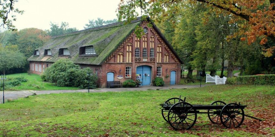 Ein altes Bauernhaus in Niedersachsen (Symbolbild: Lolame)