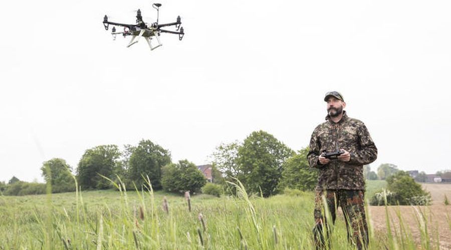 Wildtierrettung: Jäger nutzen verstärkt moderne Drohnen. (Quelle: Czybik/DJV)