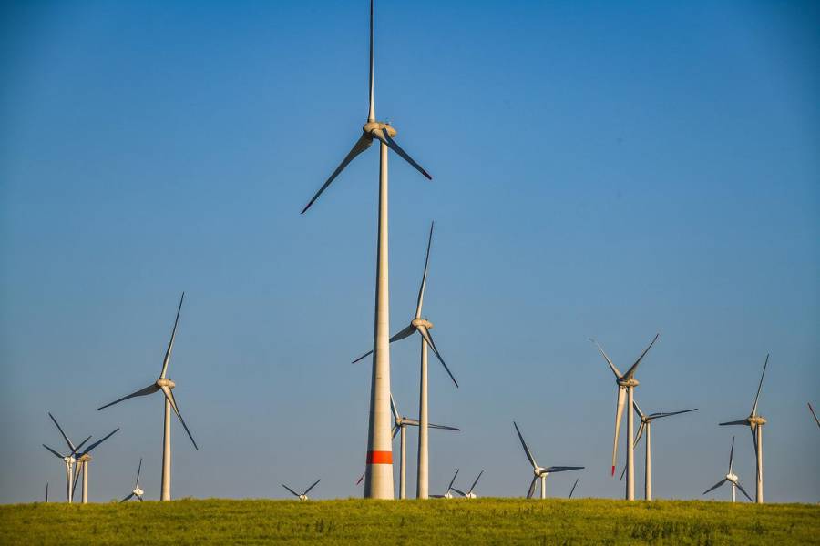 Windkraftanlagen (Symbolbild: Zotx)