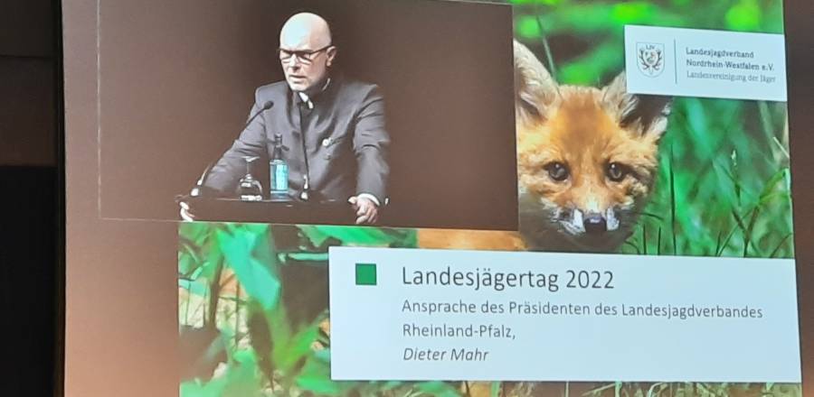 Ansprache des Präsidenten des LJV Rheinland-Pfalz Dieter Mahr beim Landesjägertag 2022 in Dortmund. (Foto: Marco Leinz)