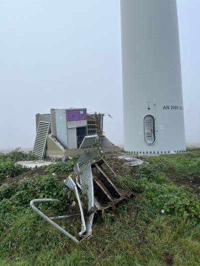 Der zerstörte Transformator (Foto: Polizeiinspektion Stade)