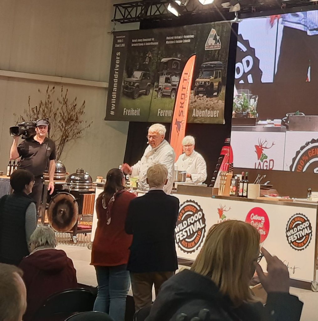 Schaukochen mit Magdalene und Wolfgang Grabitz auf der WILD FOOD FESTIVAL-Bühne (Foto: mlz)