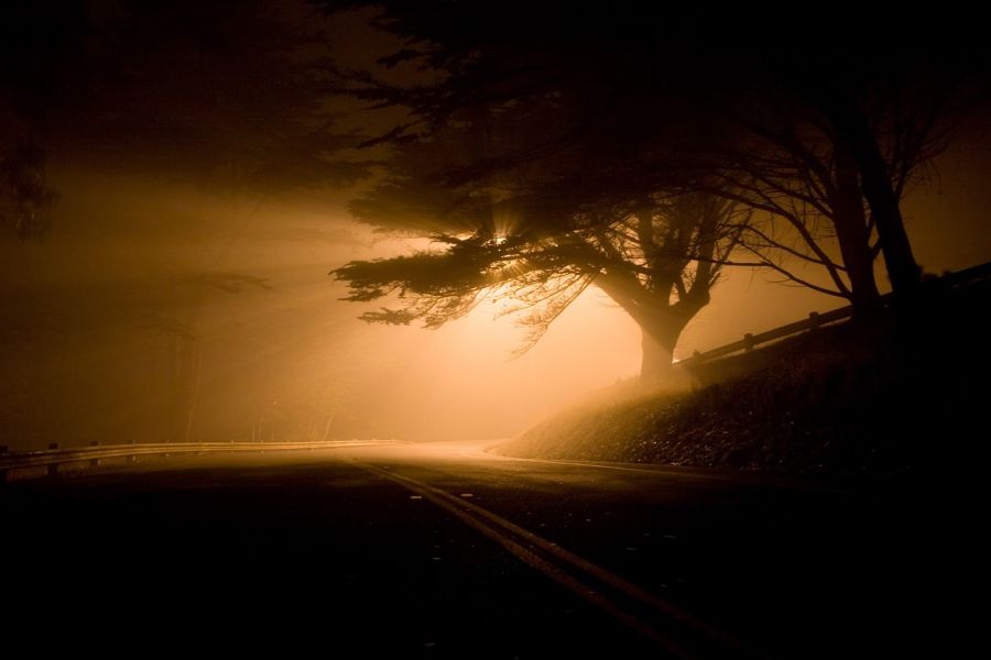 Eine Straße bei Dunkelheit. (Symbolbild: Megan Krause)