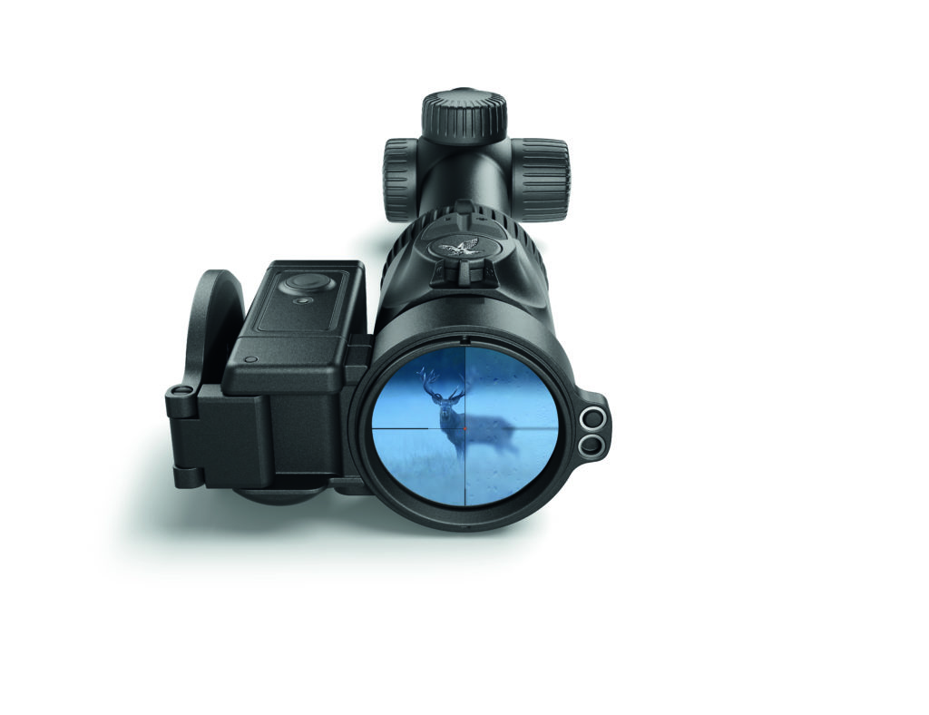 Je nach Wetter, Anschlagsposition, Atmung und Bekleidung kann das Beschlagen der Okularlinse am Zielfernrohr mehr oder weniger häufig und stark auftreten. Die Antibeschlaglinse AFL von SWAROVSKI OPTIK löst dieses Problem, indem die Okularlinse beheizt wird und dadurch klar bleibt.