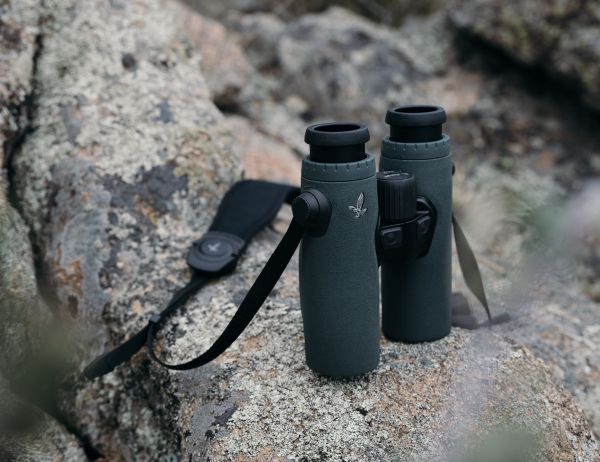 Das EL Range 32 ist in zwei Modellen mit 8-facher bzw. 10-facher Vergrößerung im ausgewählten Fachhandel und im e-Shop auf swarovskioptik.com erhältlich.