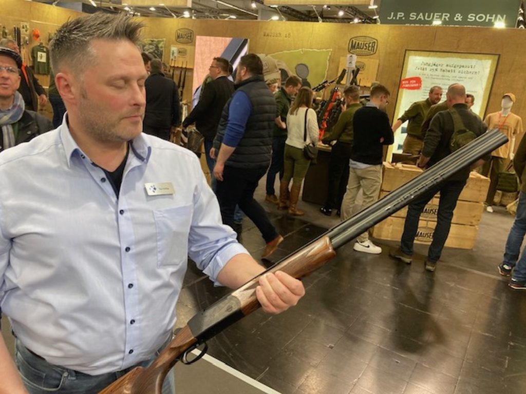 Ist nicht nur praktisch, sondern sieht mit ihrem matten Finish auch noch super aus - die neue DLC-Beschichtung (Diamond-like Carbon) aus dem Hause Krieghoff. (Foto: mlz)