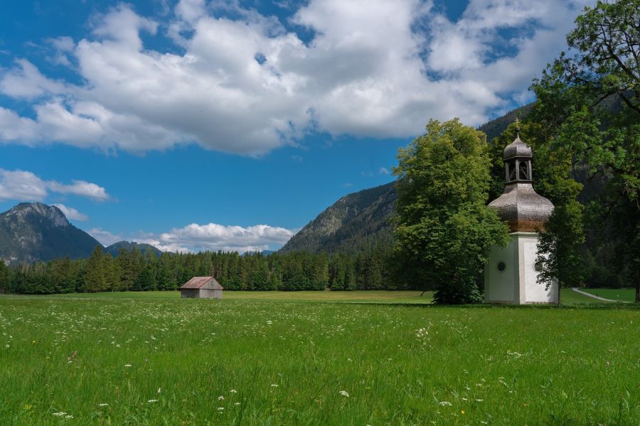 Landschaft in Bayern. (Symbolbild: ChiemSeherin auf Pixabay)